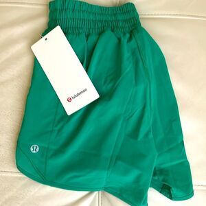 NWT Lululemon Hotty Hot High-Rise Short  4"  SIZE 2 RACEWAYGREEN SIZE 2  nwt